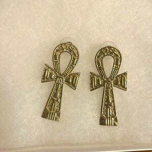 Gold ankh earrings, fun! Metal